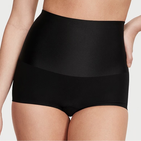 Bundle of 3
BODY BY VICTORIA
Smoothing Shimmer Boyshort Panty - Picture 4 of 5